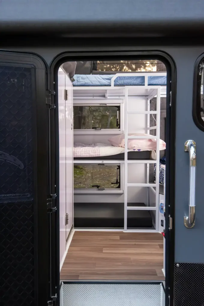 blue tongue camper xh16 hybrid caravan triple bunk